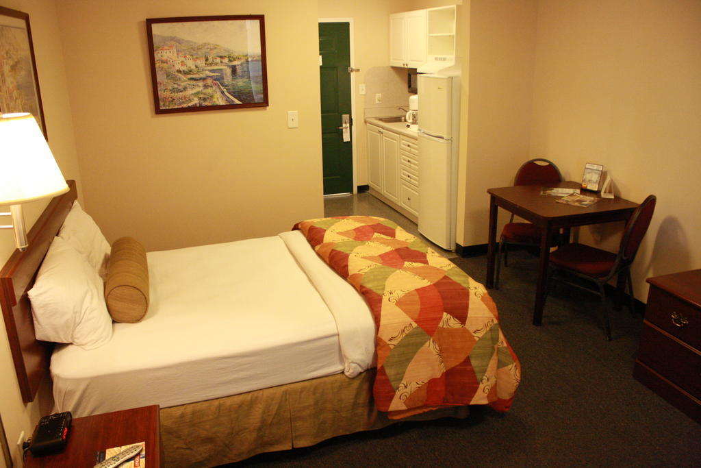 Intown Suites Extended Stay Select Hampton Va Bilik gambar
