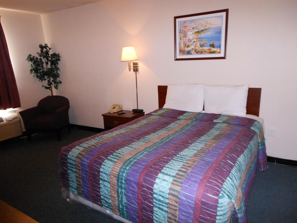 Intown Suites Extended Stay Select Hampton Va Bilik gambar