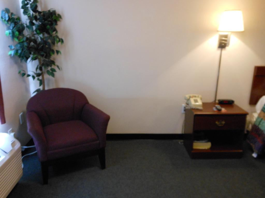 Intown Suites Extended Stay Select Hampton Va Luaran gambar